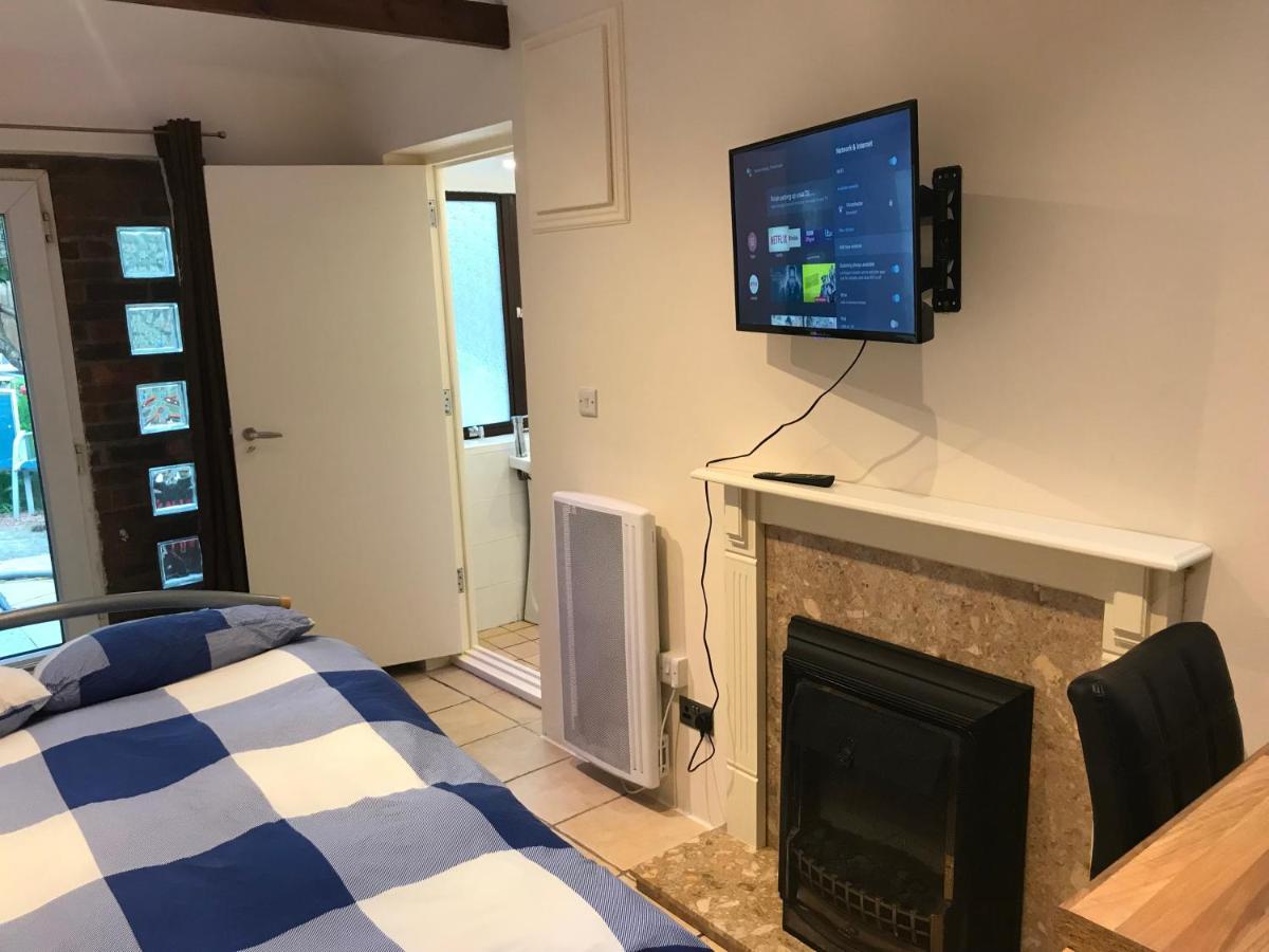 Вилла Self Contained Annex Борнмут Экстерьер фото