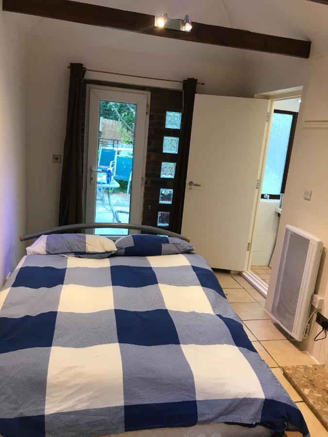 Вилла Self Contained Annex Борнмут Экстерьер фото