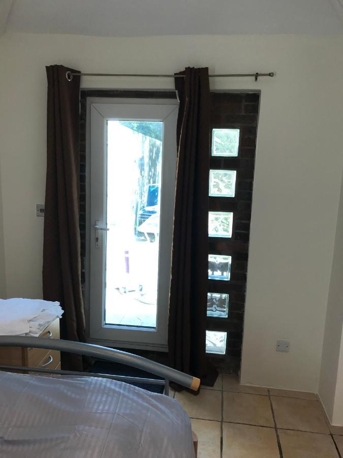 Вилла Self Contained Annex Борнмут Экстерьер фото