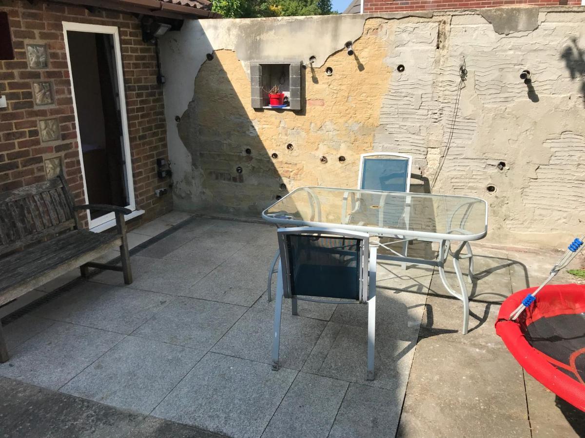 Вилла Self Contained Annex Борнмут Экстерьер фото